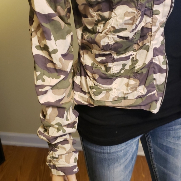 Jacket - Picture 4 of 6